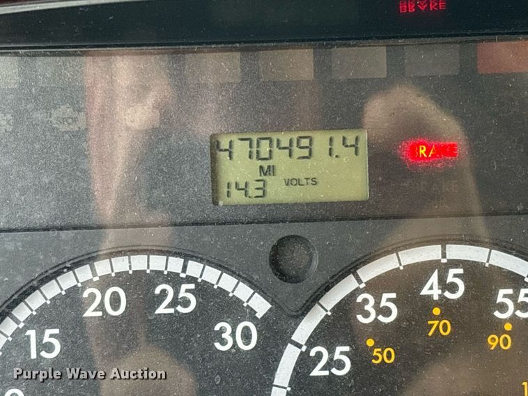 image for item EC1081 2013 Freightliner M2 box truck