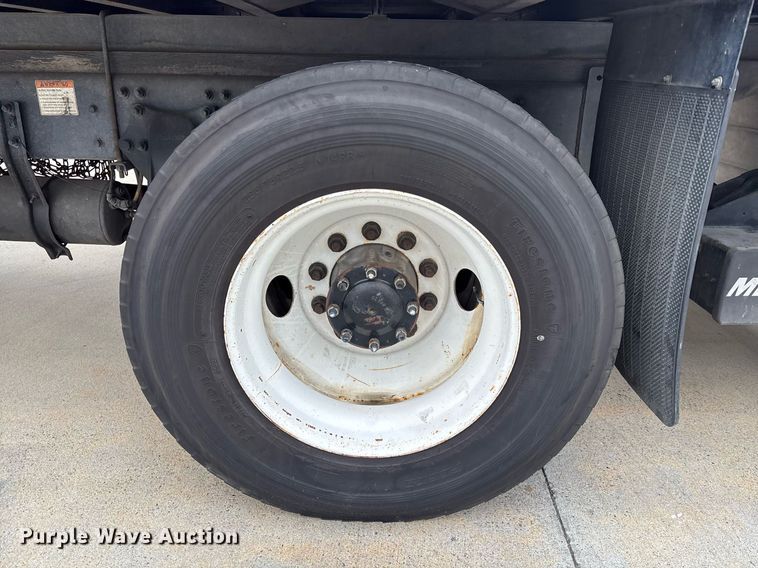 image for item EC1081 2013 Freightliner M2 box truck