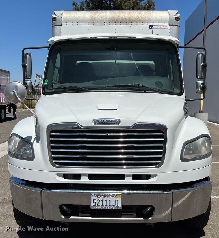 image for item EC1084 2014 Freightliner M2106 box truck