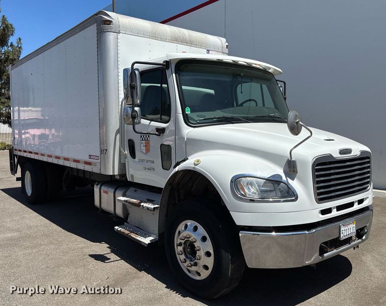 image for item EC1084 2014 Freightliner M2106 box truck