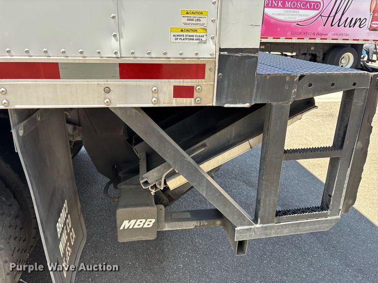 image for item EC1084 2014 Freightliner M2106 box truck