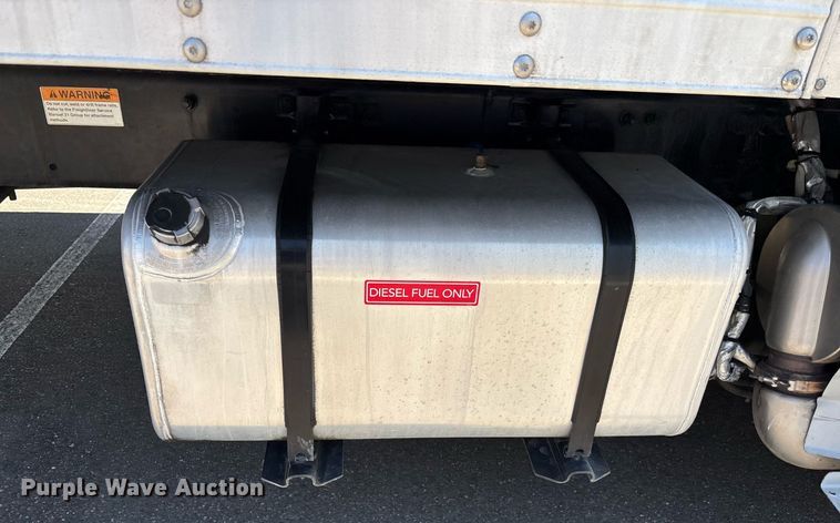 image for item EC1084 2014 Freightliner M2106 box truck