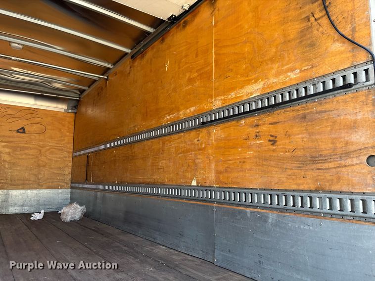 image for item EC1084 2014 Freightliner M2106 box truck