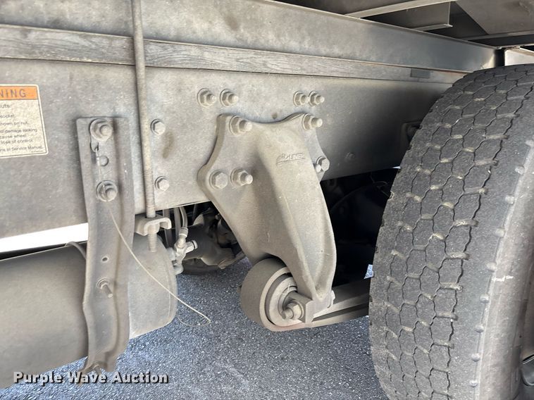 image for item EC1084 2014 Freightliner M2106 box truck