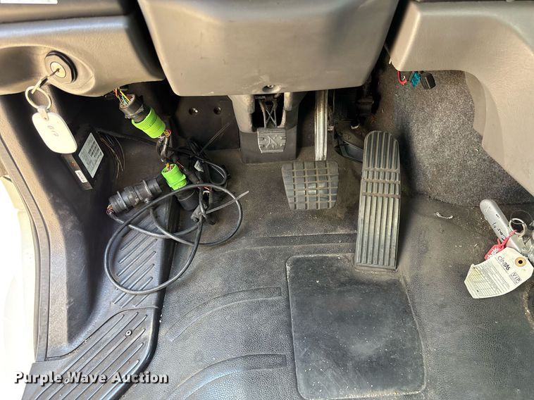 image for item EC1084 2014 Freightliner M2106 box truck