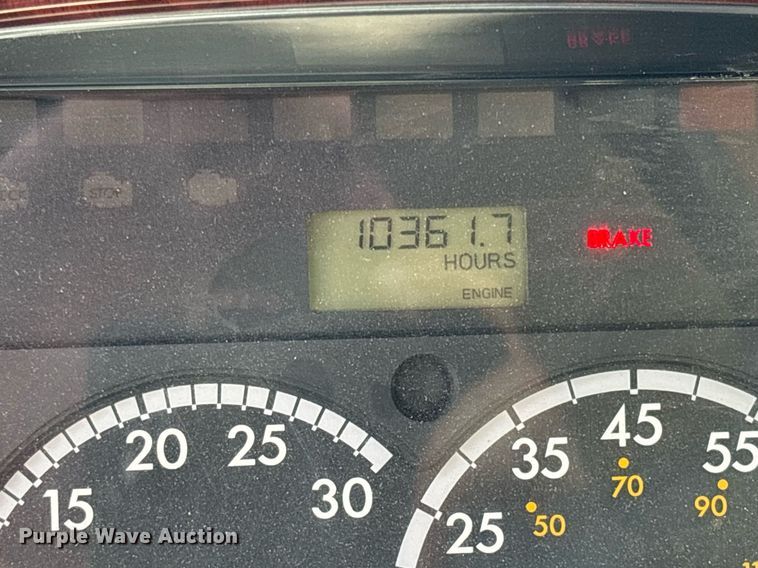 image for item EC1084 2014 Freightliner M2106 box truck