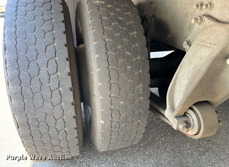 image for item EC1084 2014 Freightliner M2106 box truck