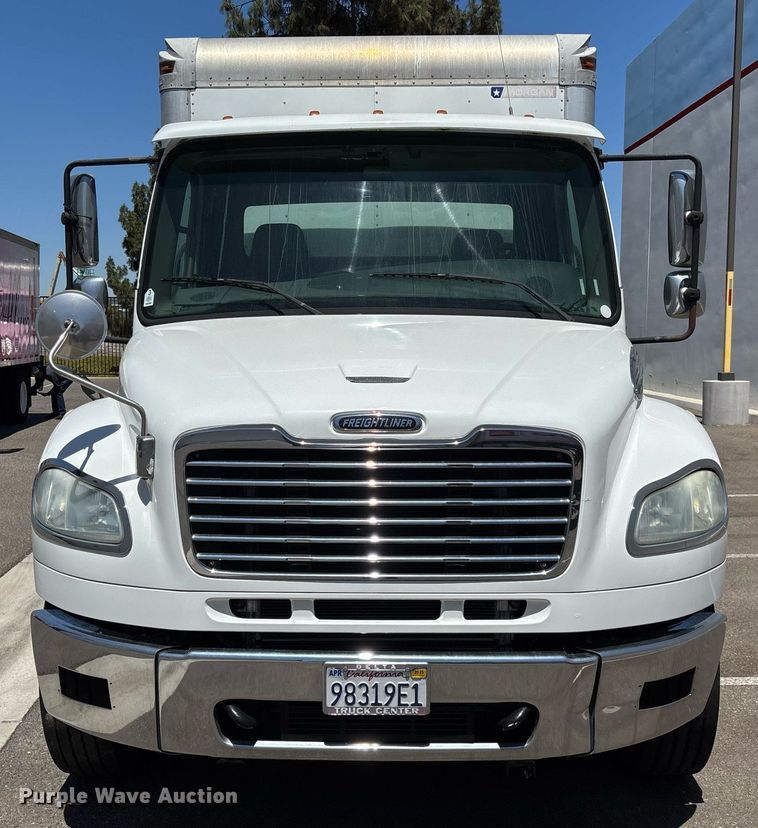 image for item EC1087 2013 Freightliner M2106 box truck