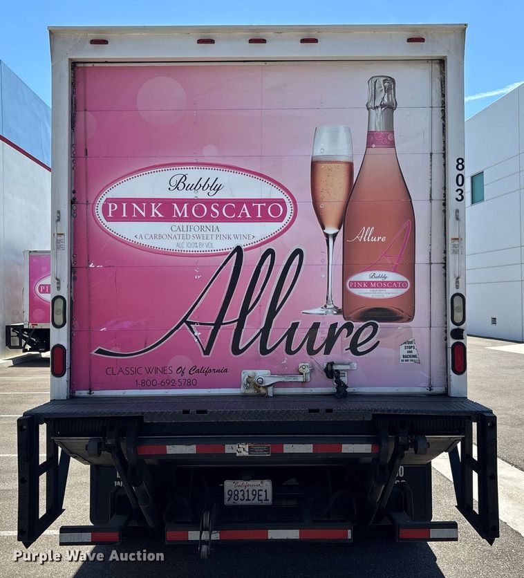 image for item EC1087 2013 Freightliner M2106 box truck