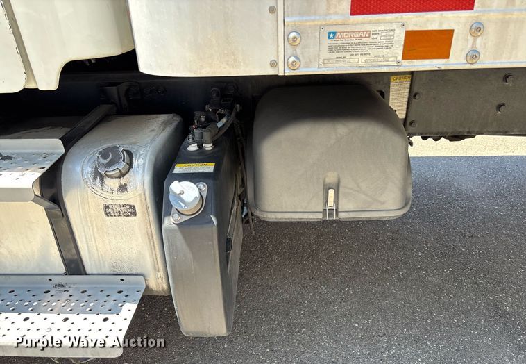 image for item EC1087 2013 Freightliner M2106 box truck