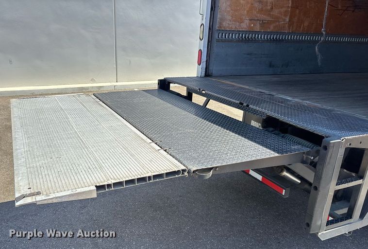 image for item EC1087 2013 Freightliner M2106 box truck