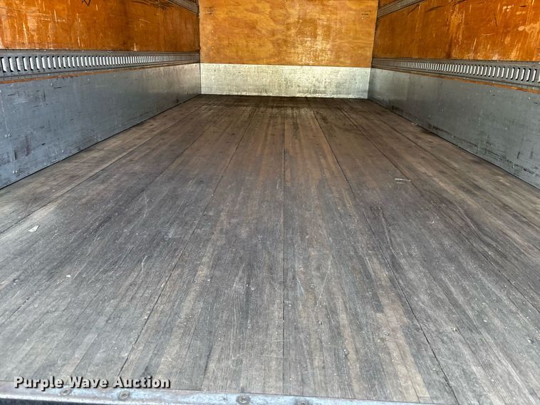 image for item EC1087 2013 Freightliner M2106 box truck