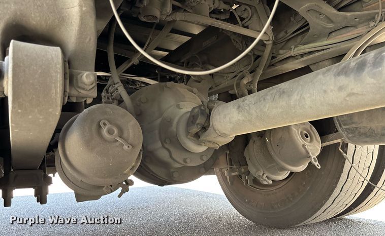 image for item EC1087 2013 Freightliner M2106 box truck