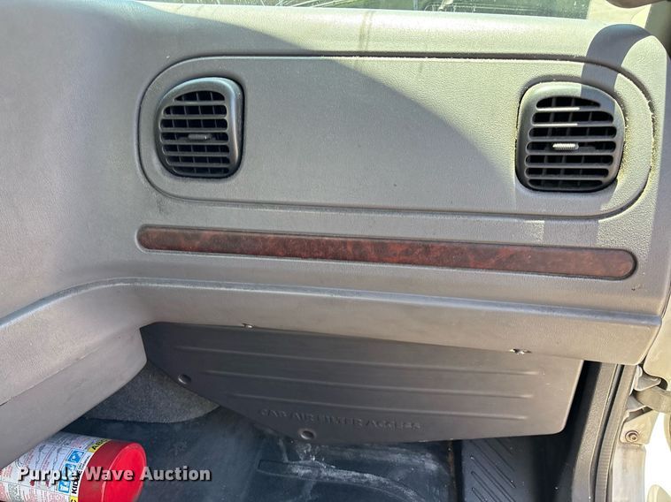 image for item EC1087 2013 Freightliner M2106 box truck