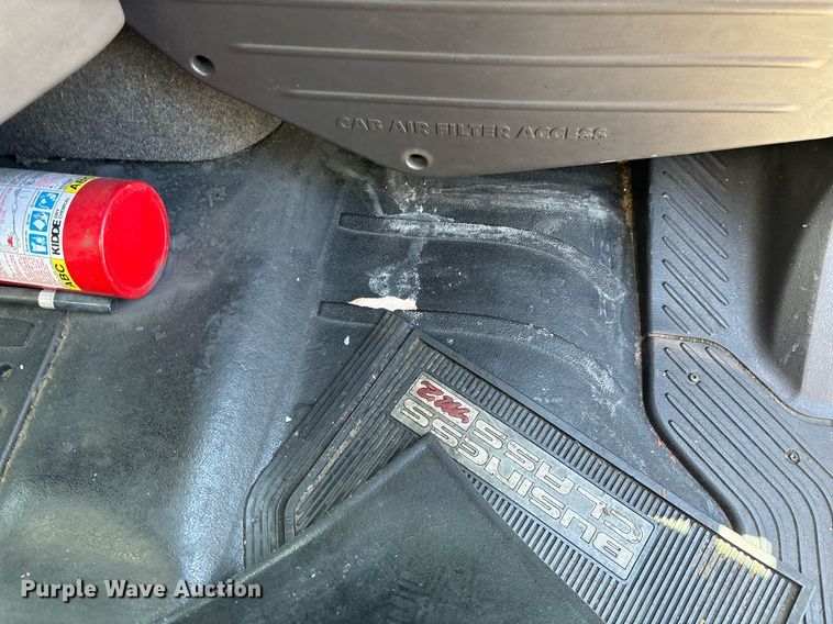 image for item EC1087 2013 Freightliner M2106 box truck