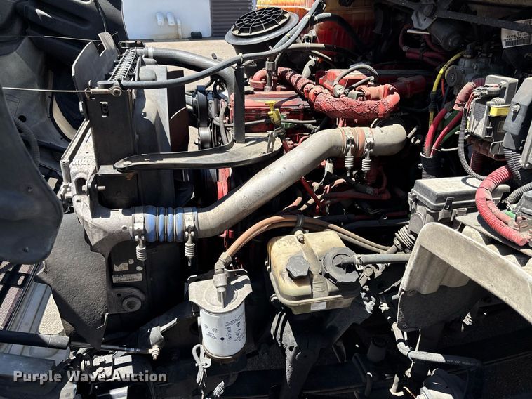 image for item EC1087 2013 Freightliner M2106 box truck