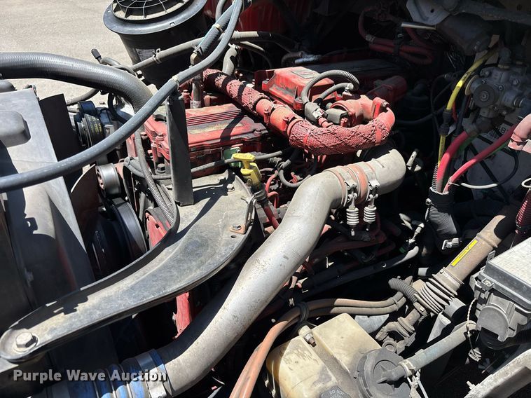 image for item EC1087 2013 Freightliner M2106 box truck