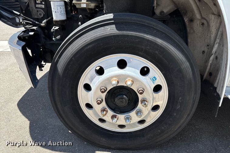 image for item EC1087 2013 Freightliner M2106 box truck