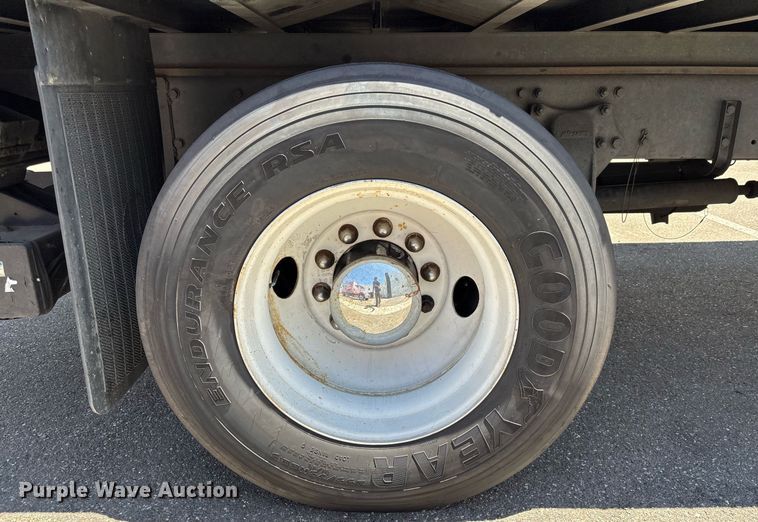 image for item EC1087 2013 Freightliner M2106 box truck