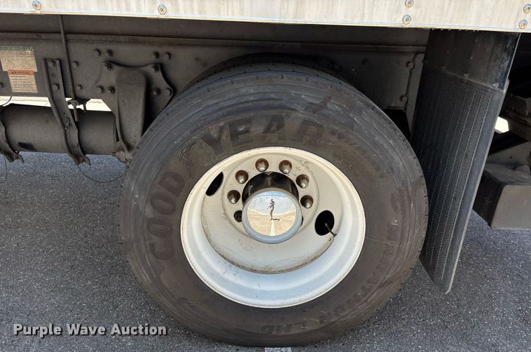 image for item EC1087 2013 Freightliner M2106 box truck