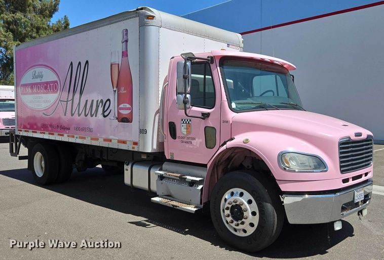 image for item EC1088 2013 Freightliner M2106 box truck