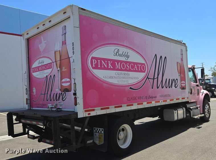 image for item EC1088 2013 Freightliner M2106 box truck