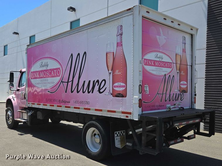 image for item EC1088 2013 Freightliner M2106 box truck