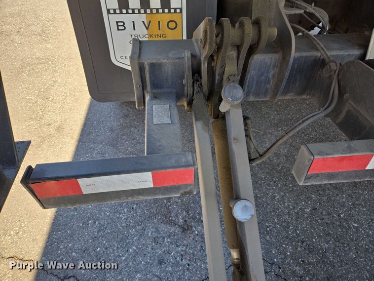 image for item EC1088 2013 Freightliner M2106 box truck