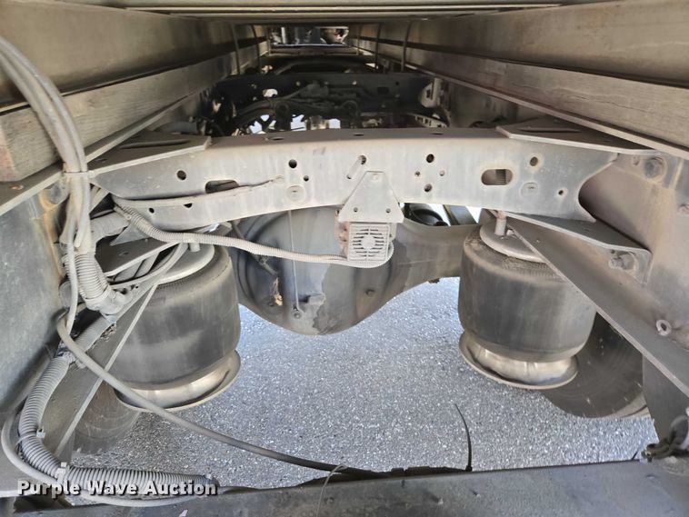 image for item EC1088 2013 Freightliner M2106 box truck