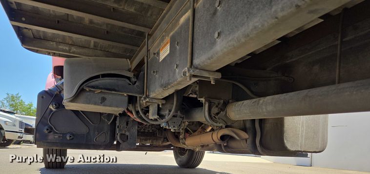 image for item EC1088 2013 Freightliner M2106 box truck