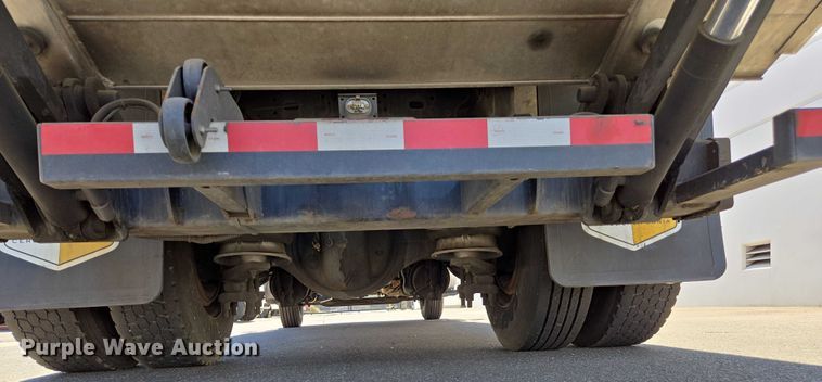 image for item EC1088 2013 Freightliner M2106 box truck