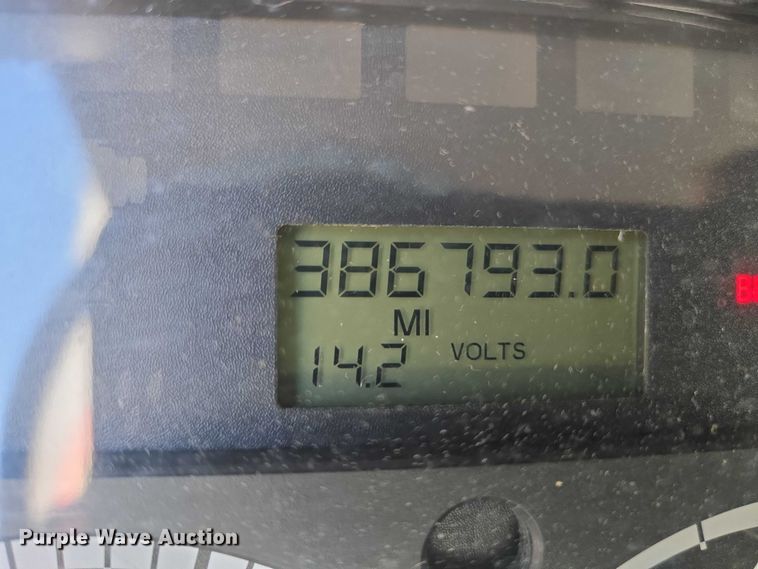 image for item EC1088 2013 Freightliner M2106 box truck