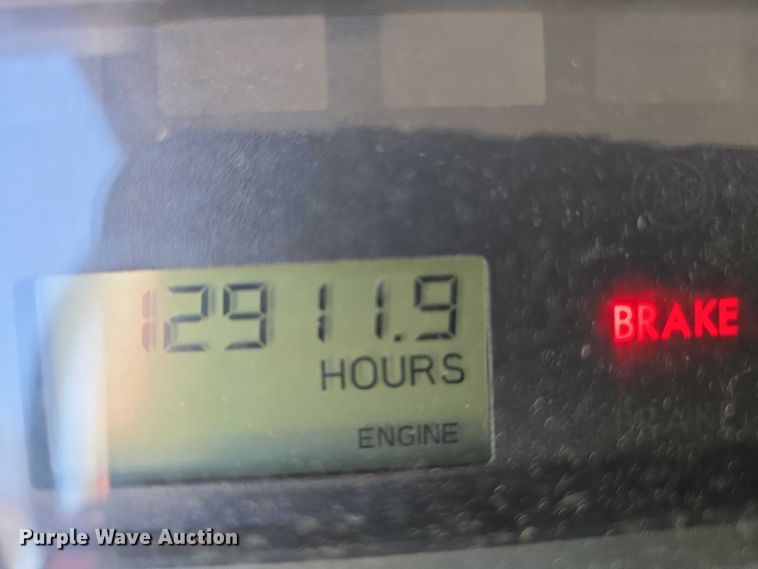 image for item EC1088 2013 Freightliner M2106 box truck