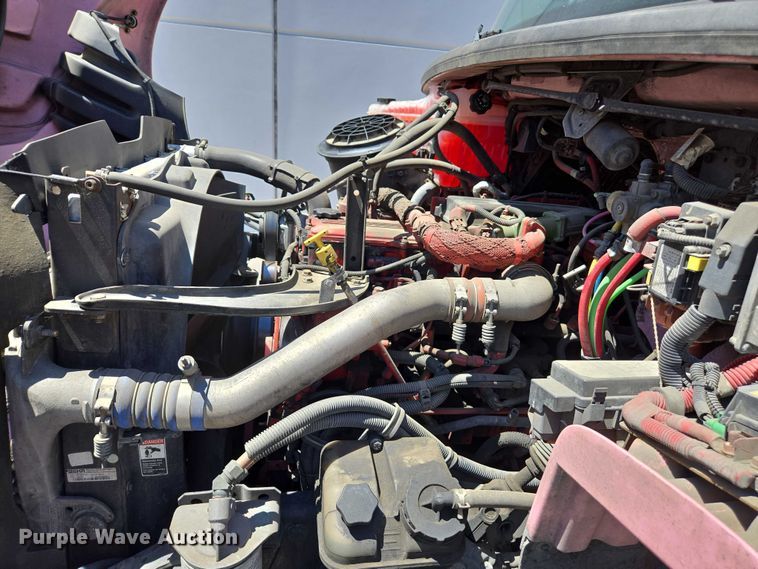 image for item EC1088 2013 Freightliner M2106 box truck