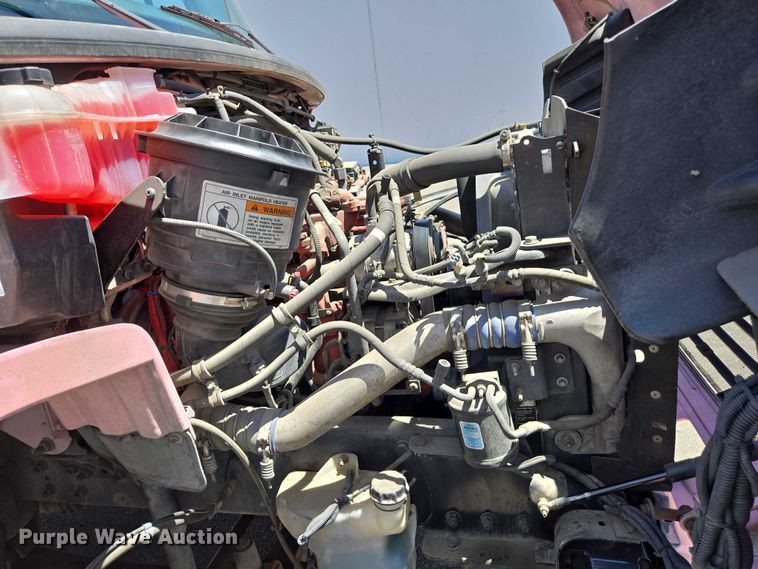 image for item EC1088 2013 Freightliner M2106 box truck