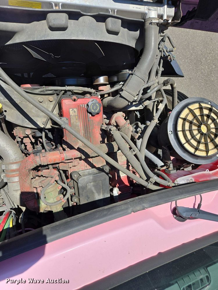 image for item EC1088 2013 Freightliner M2106 box truck