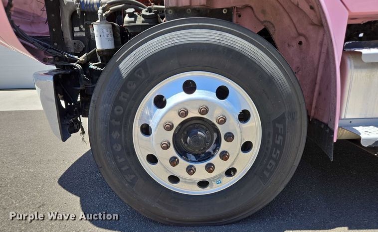 image for item EC1088 2013 Freightliner M2106 box truck