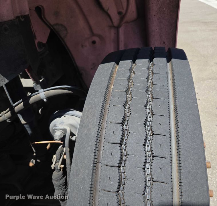 image for item EC1088 2013 Freightliner M2106 box truck