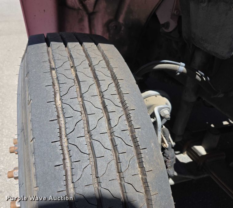 image for item EC1088 2013 Freightliner M2106 box truck