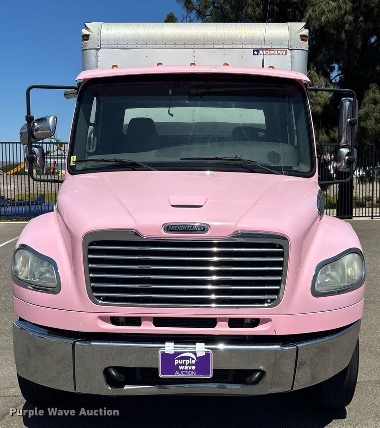 image for item EC1089 2013 Freightliner M2106 box truck