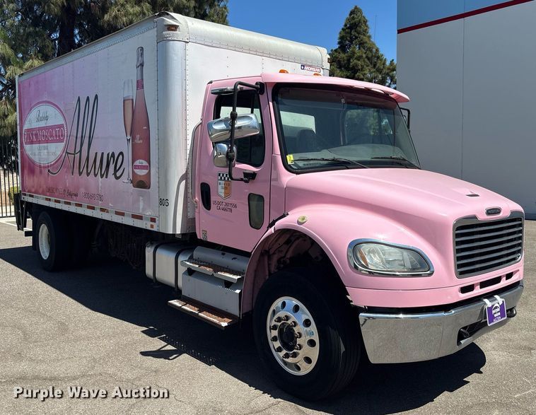 image for item EC1089 2013 Freightliner M2106 box truck