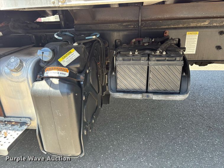 image for item EC1089 2013 Freightliner M2106 box truck