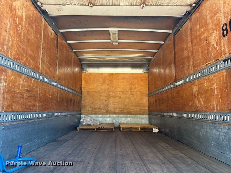 image for item EC1089 2013 Freightliner M2106 box truck