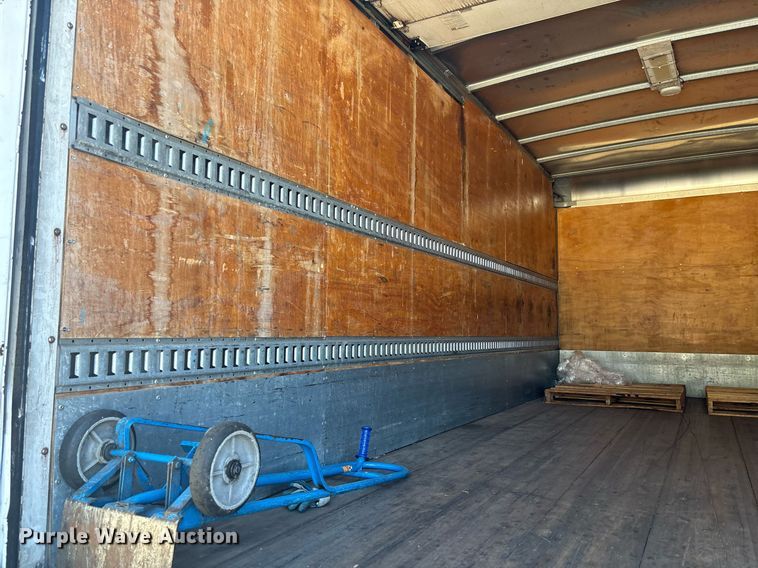 image for item EC1089 2013 Freightliner M2106 box truck