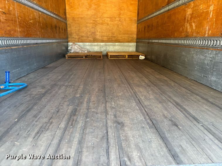 image for item EC1089 2013 Freightliner M2106 box truck