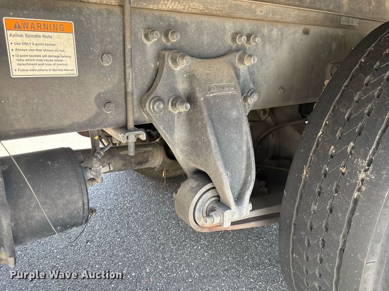 image for item EC1089 2013 Freightliner M2106 box truck