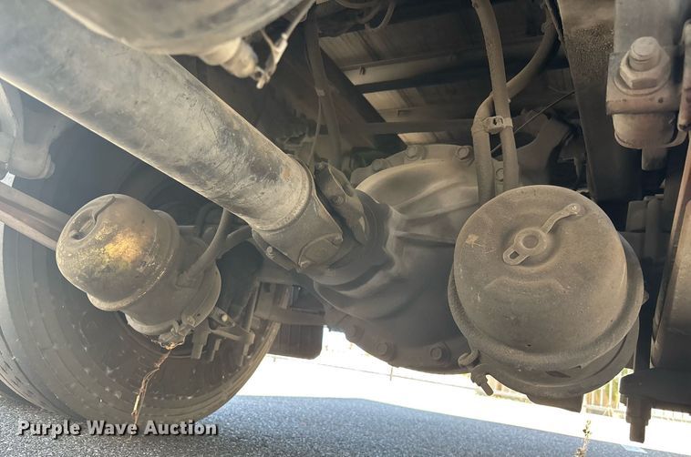 image for item EC1089 2013 Freightliner M2106 box truck