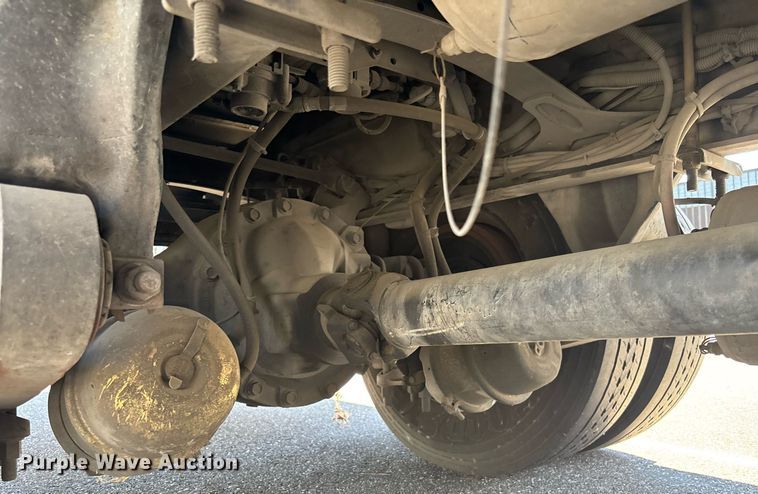 image for item EC1089 2013 Freightliner M2106 box truck