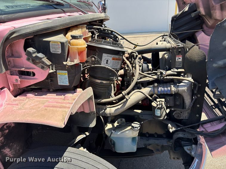 image for item EC1089 2013 Freightliner M2106 box truck