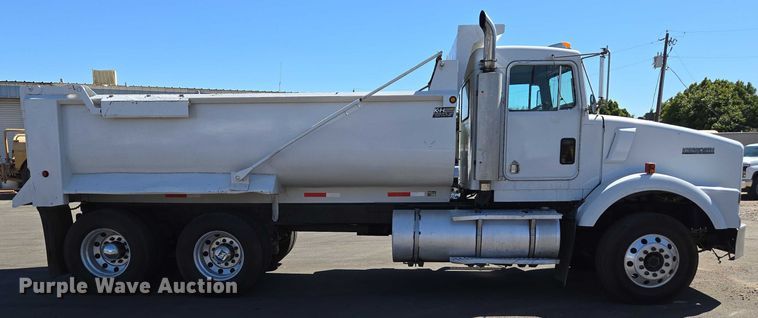image for item EC1101 1996 Kenworth T800 dump truck